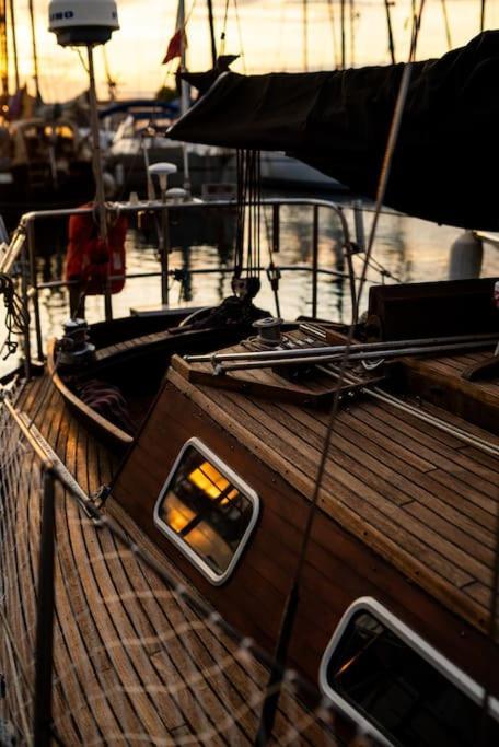 The Captains Locker - 30Ft Yacht San Miguel de Abona Exteriér fotografie