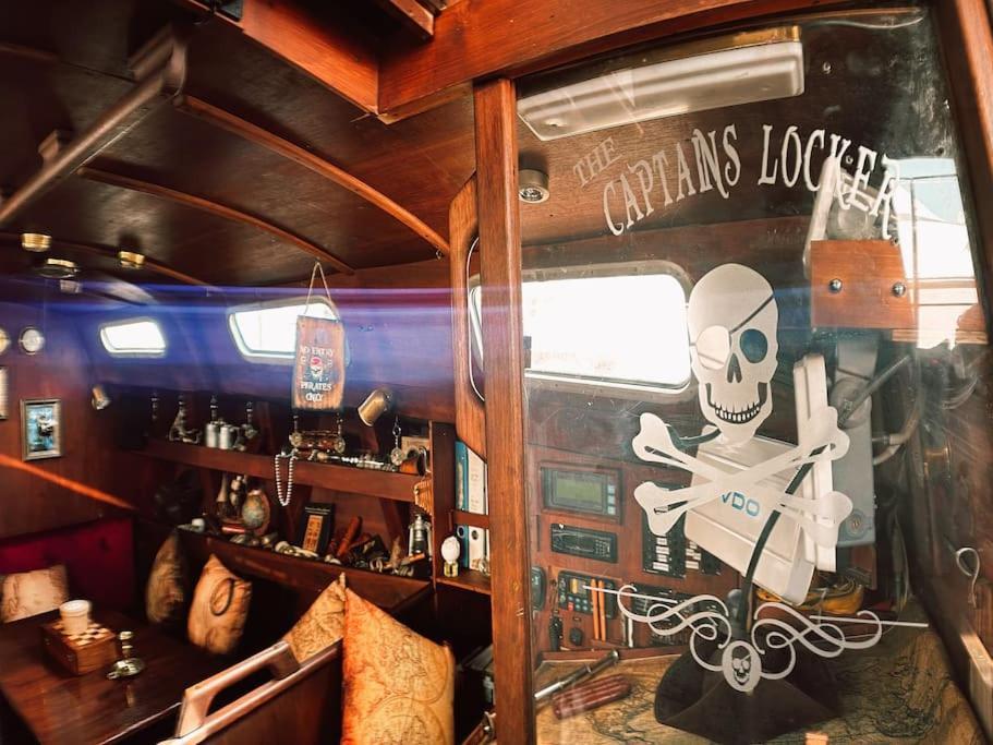 The Captains Locker - 30Ft Yacht San Miguel de Abona Exteriér fotografie