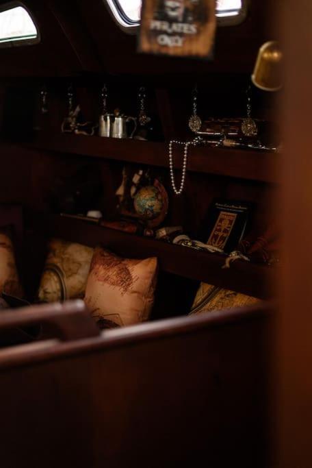 The Captains Locker - 30Ft Yacht San Miguel de Abona Exteriér fotografie