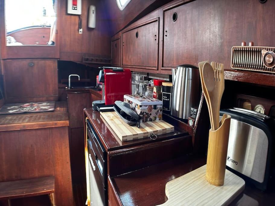 The Captains Locker - 30Ft Yacht San Miguel de Abona Exteriér fotografie