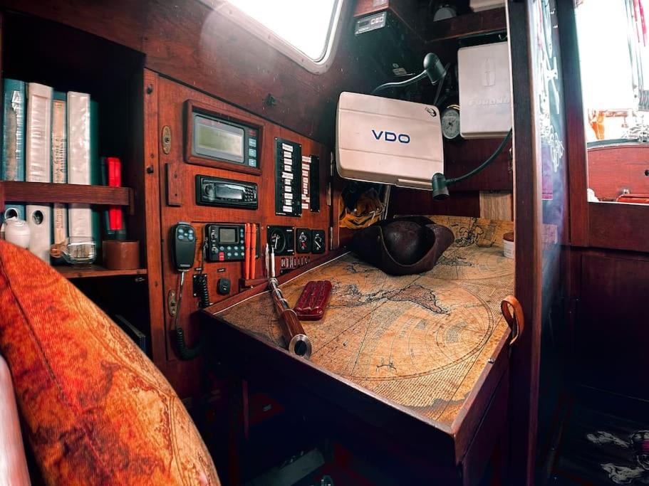 The Captains Locker - 30Ft Yacht San Miguel de Abona Exteriér fotografie